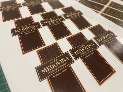 TK-samolepka-Medovina